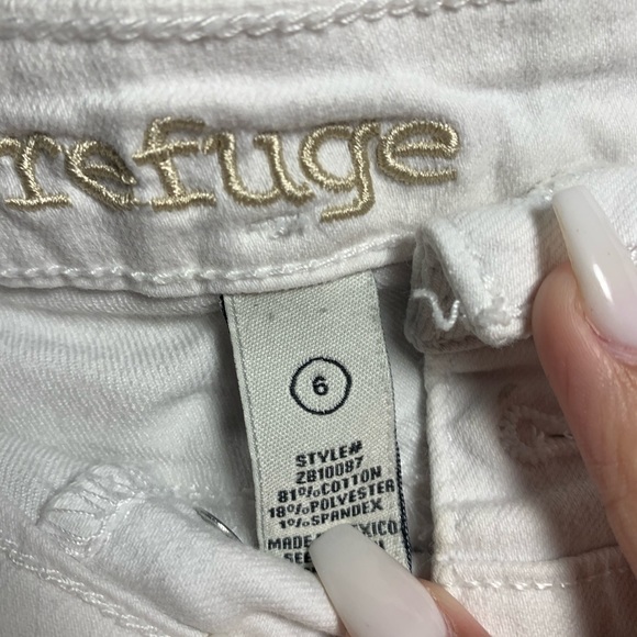 refuge shorts - Picture 3 of 3